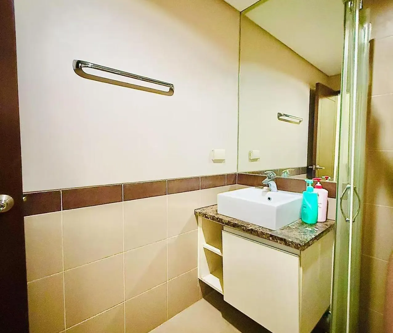 Admiral Baysuites 2823 Manila Philippines